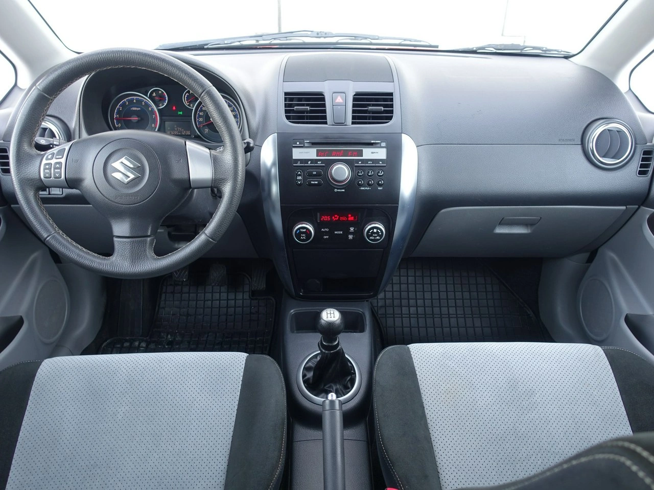 Suzuki SX4 - Zdjęcie 17