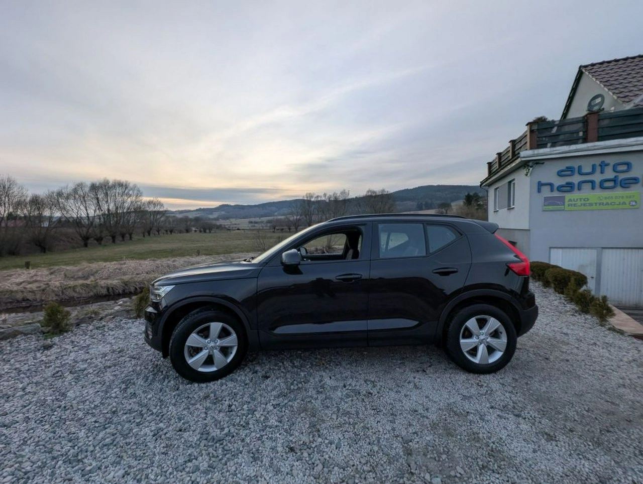Volvo XC 40 - Zdjęcie 9