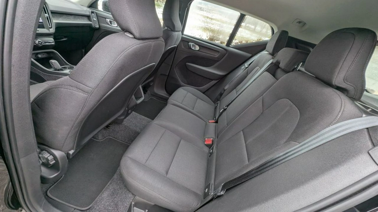 Volvo XC 40 - Zdjęcie 15