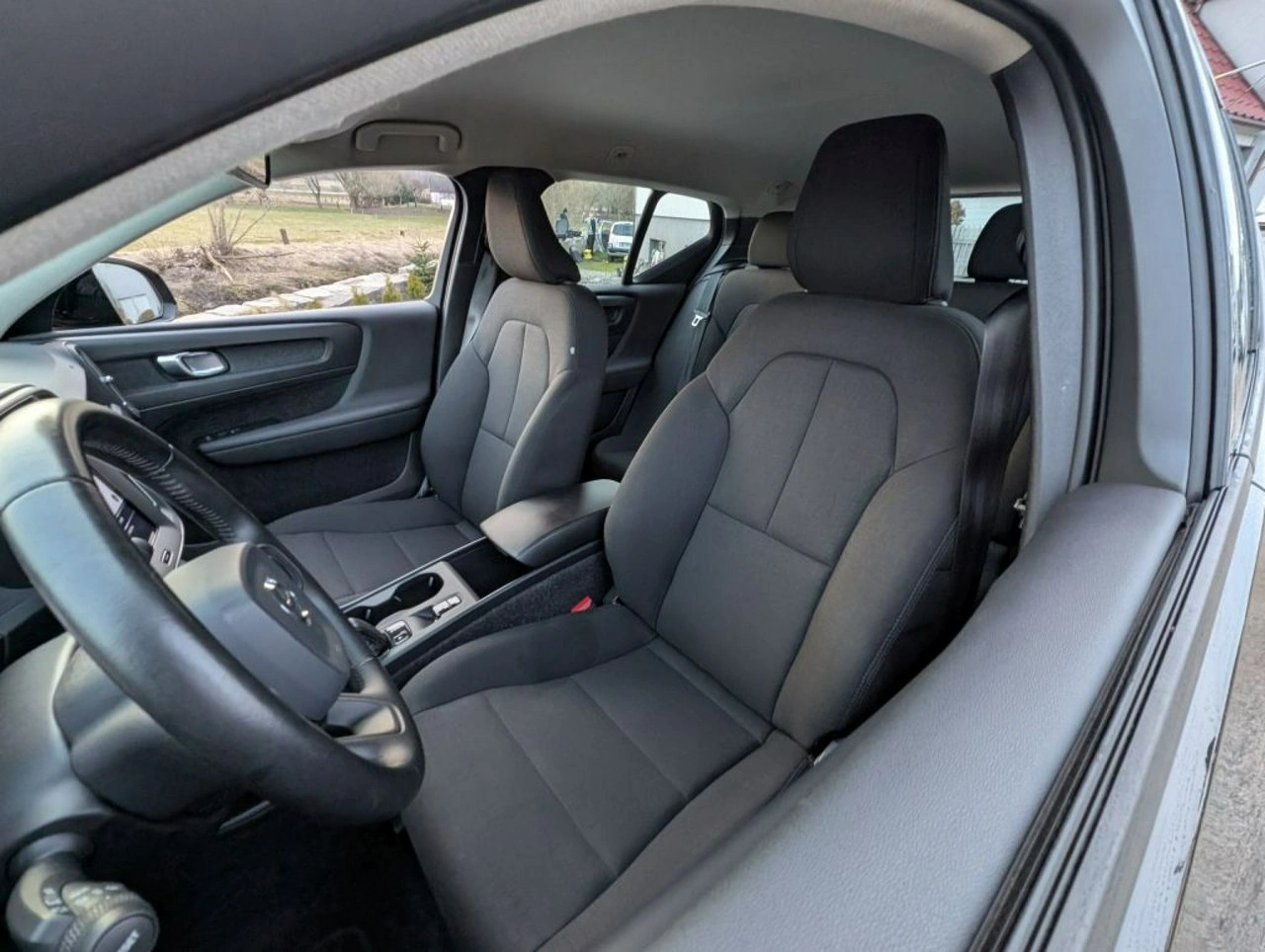 Volvo XC 40 - Zdjęcie 11