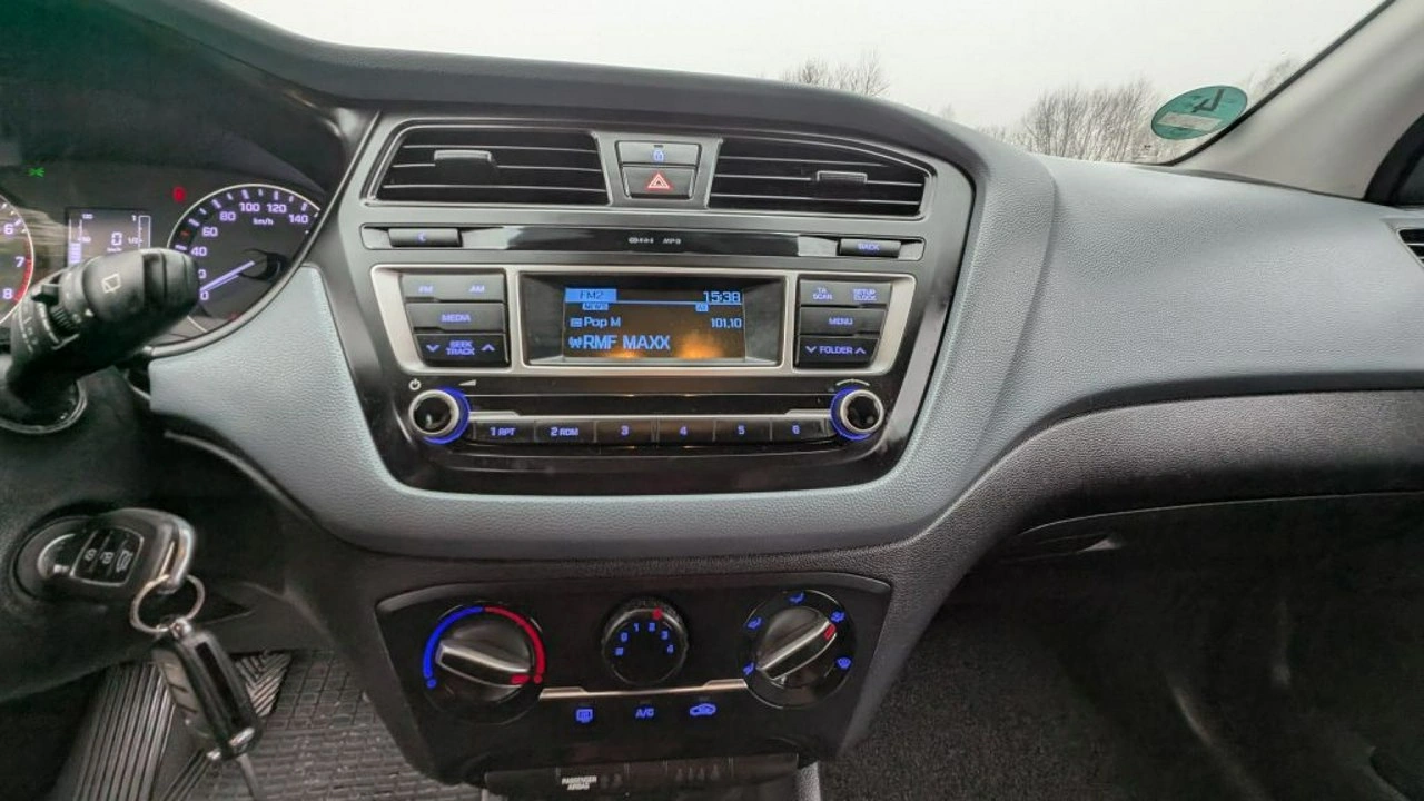 Hyundai i20 - Zdjęcie 11