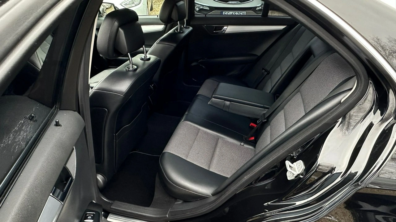Mercedes C 200 - Zdjęcie 12