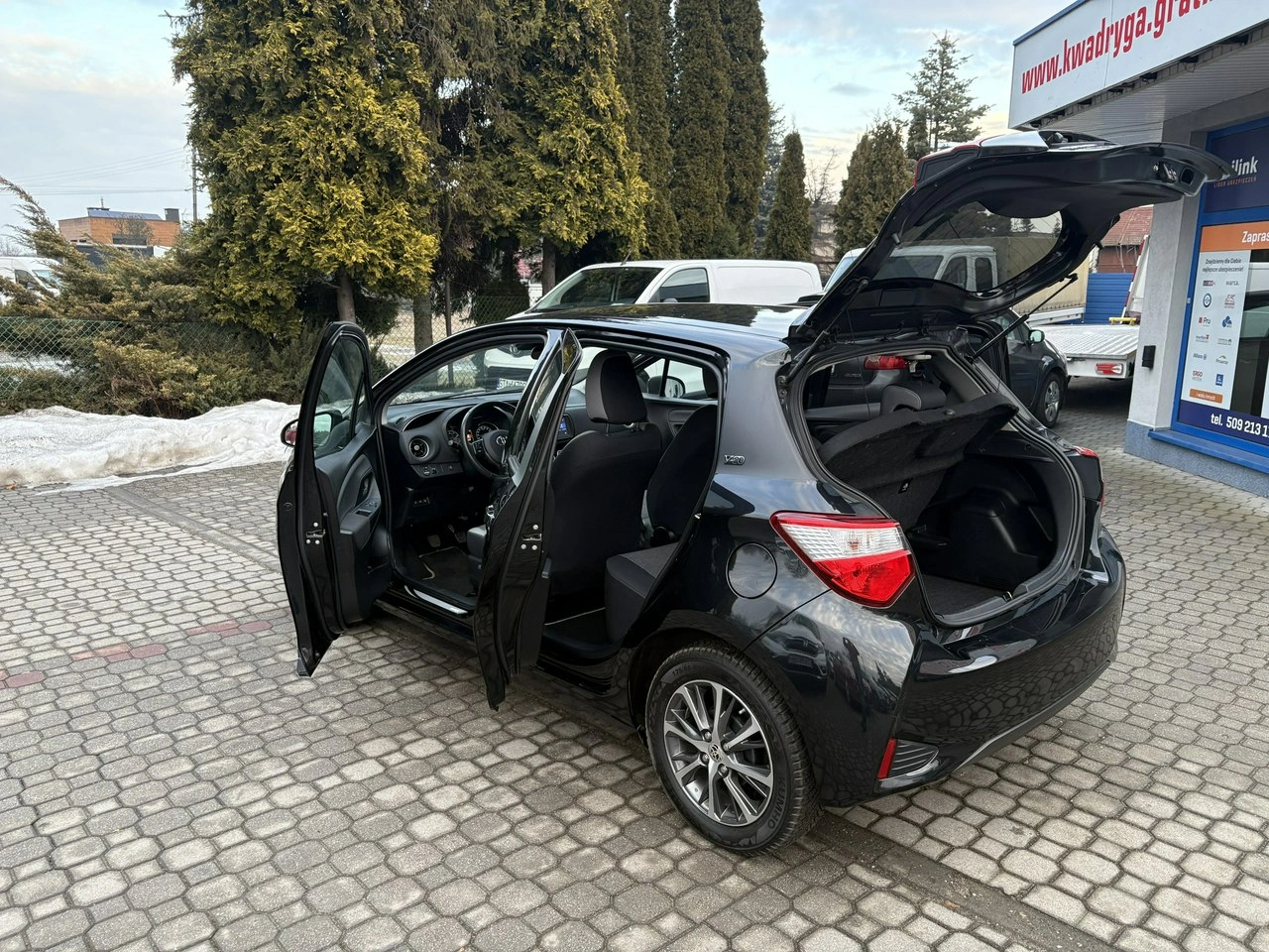 Toyota Yaris - Zdjęcie 25