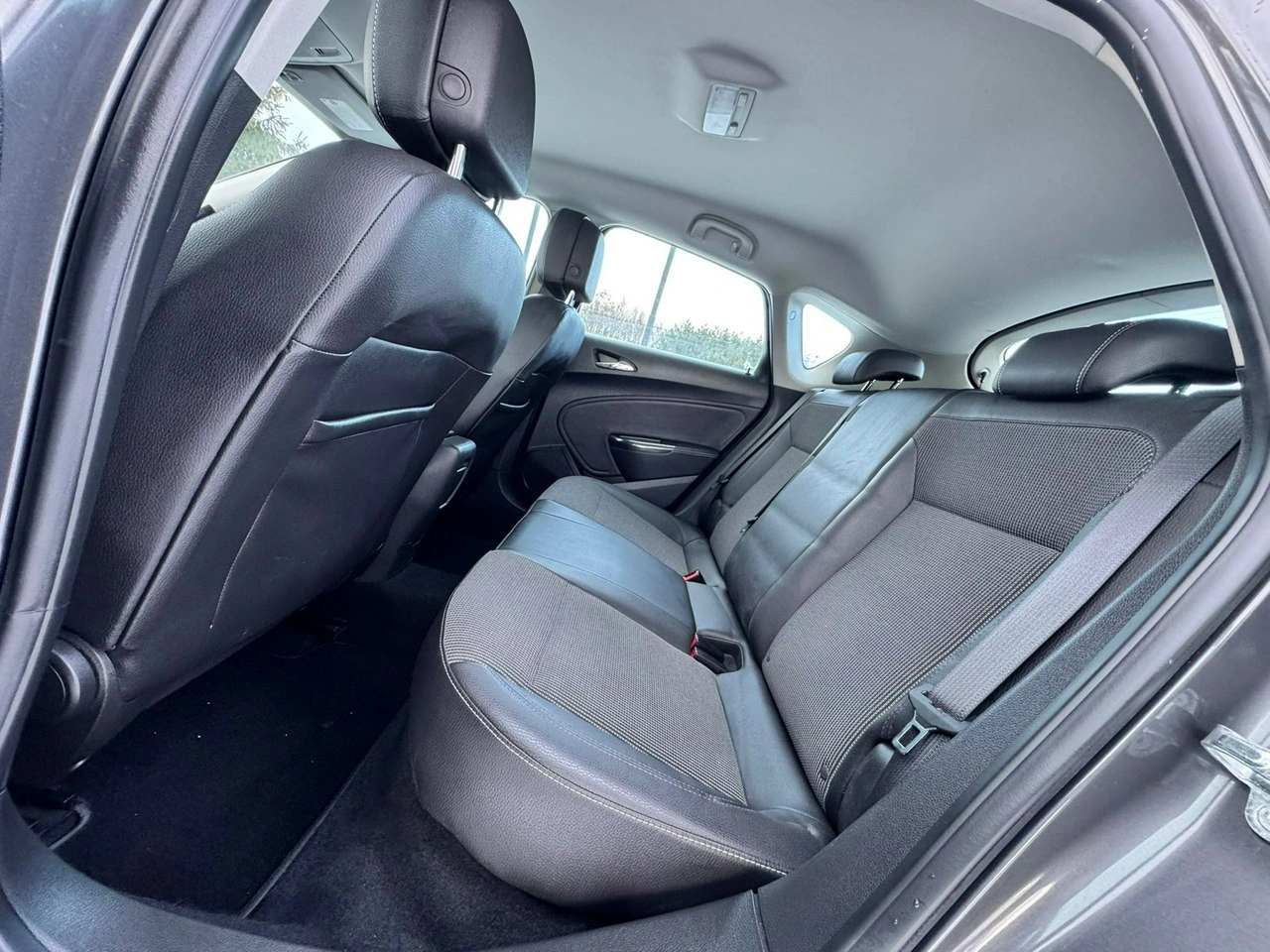 Opel Astra - Zdjęcie 24