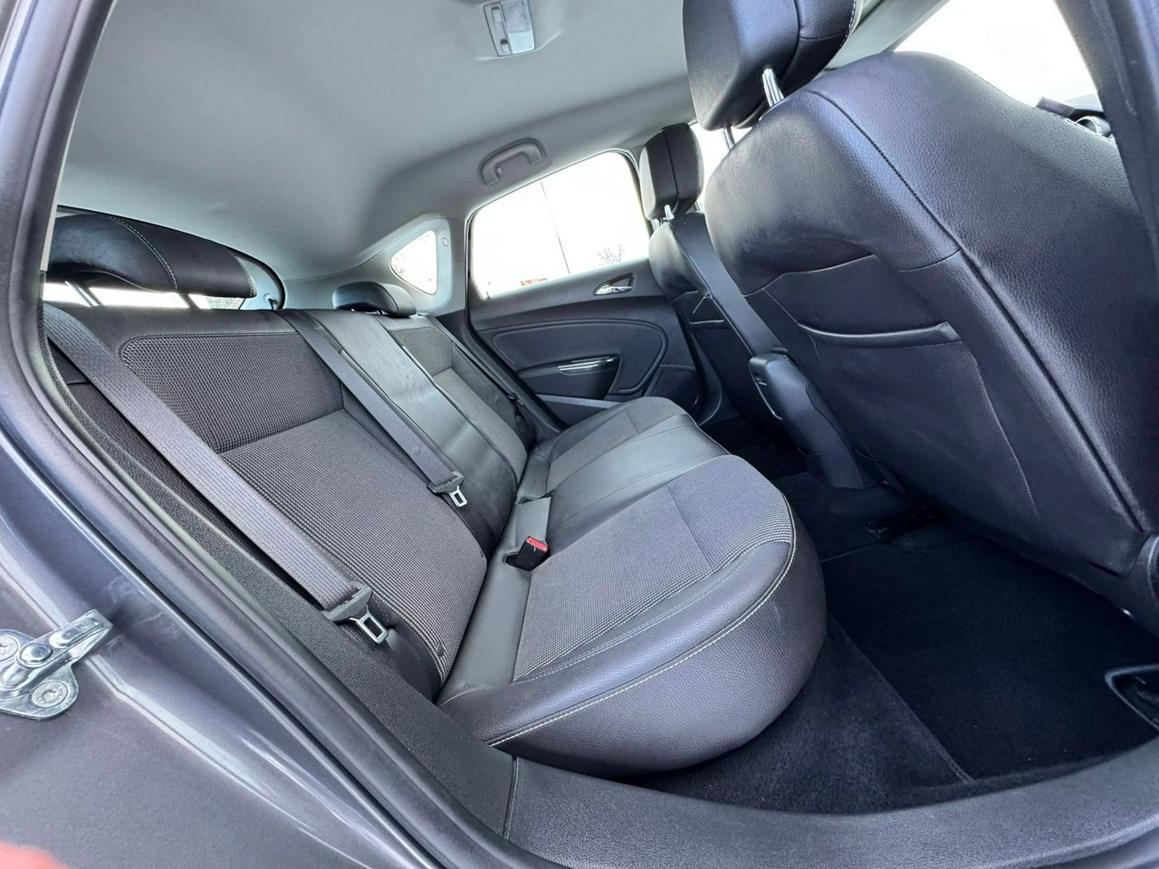 Opel Astra - Zdjęcie 25