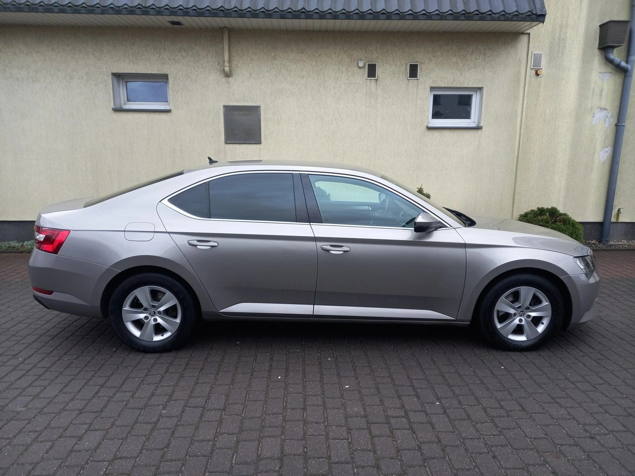 Skoda Superb - Zdjęcie 17