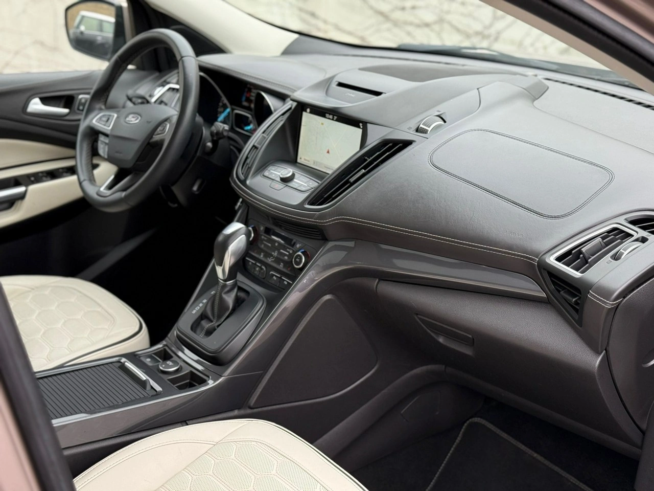 Ford Kuga - Zdjęcie 14