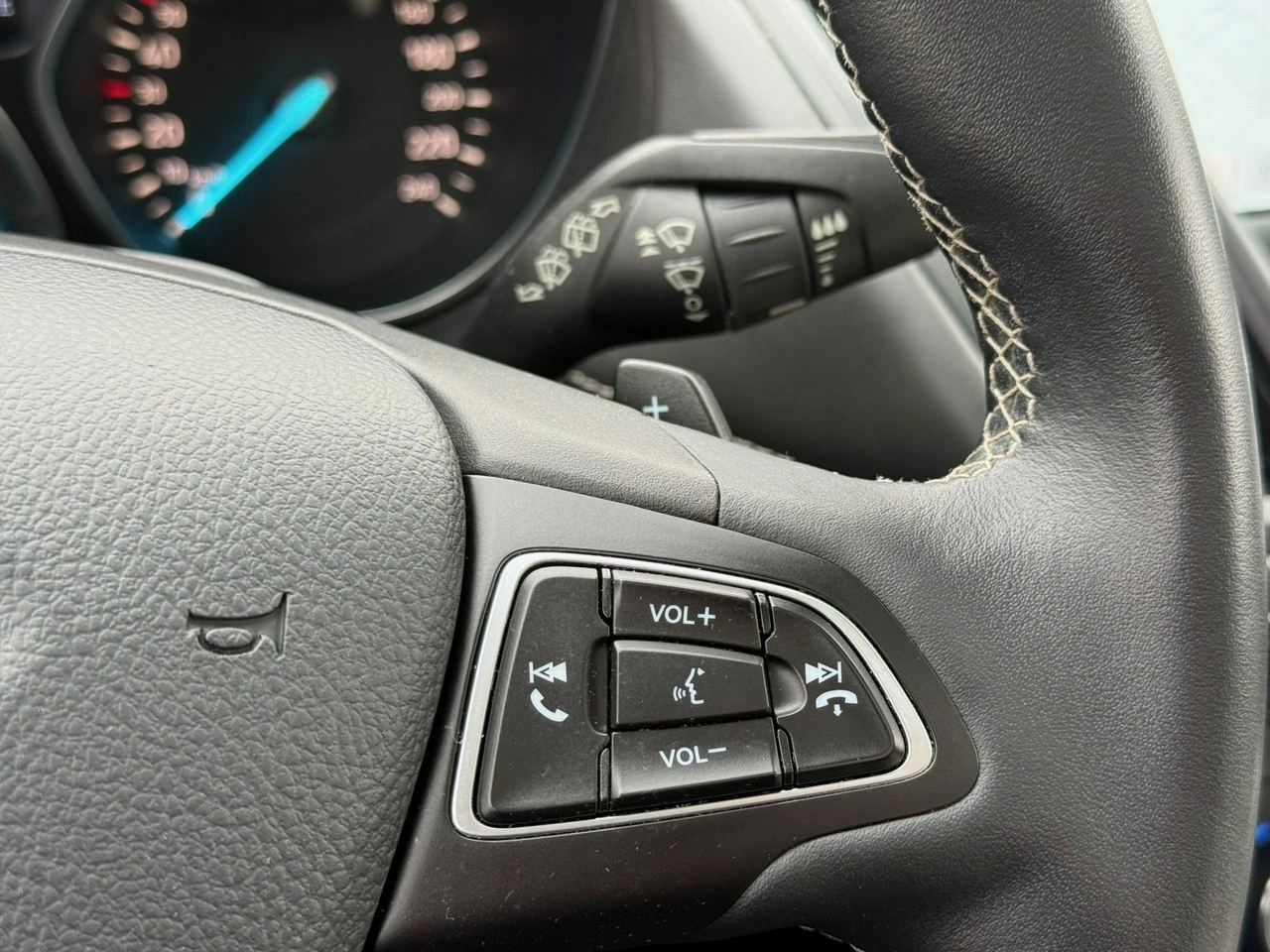 Ford Kuga - Zdjęcie 28