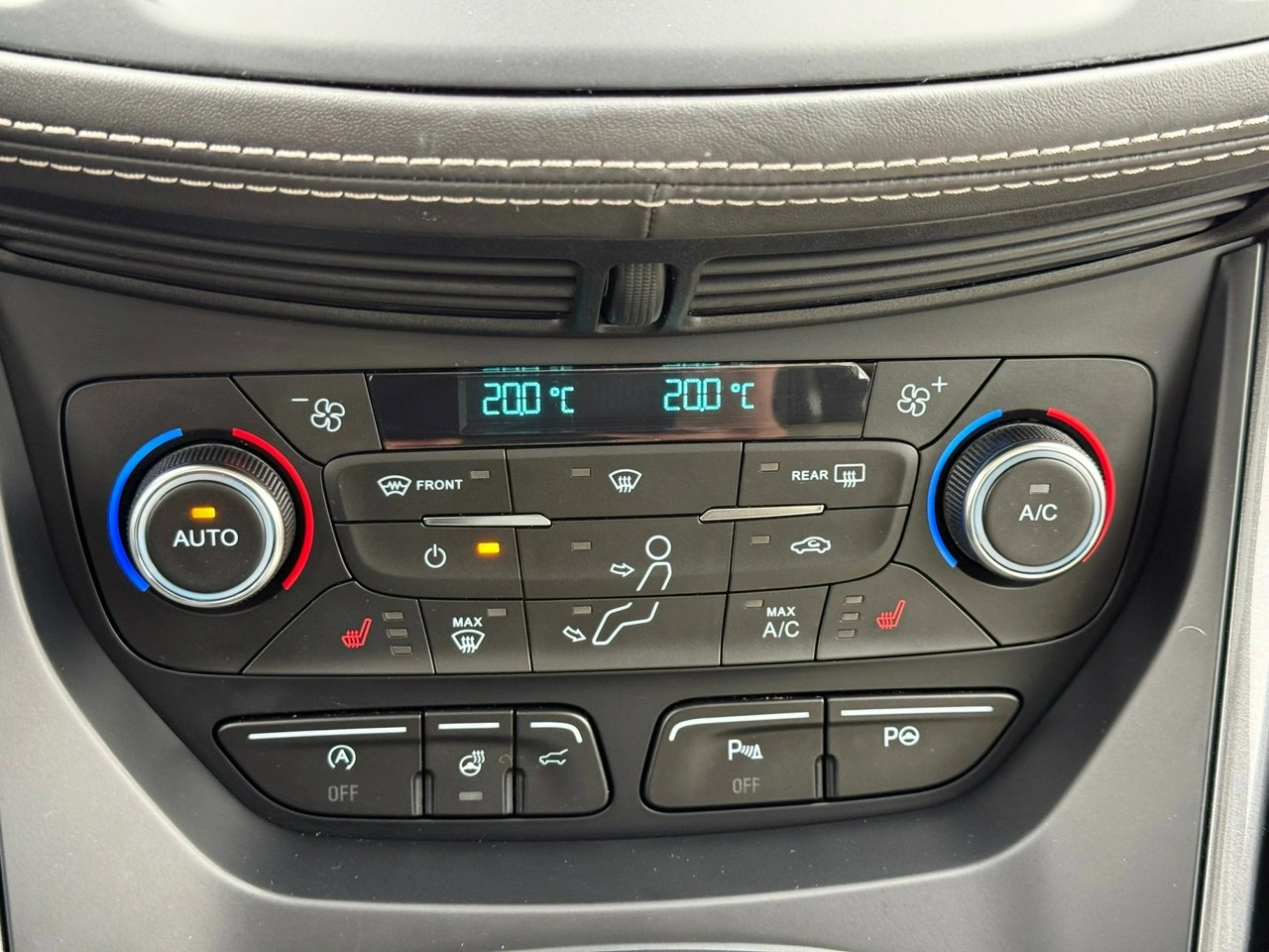 Ford Kuga - Zdjęcie 31