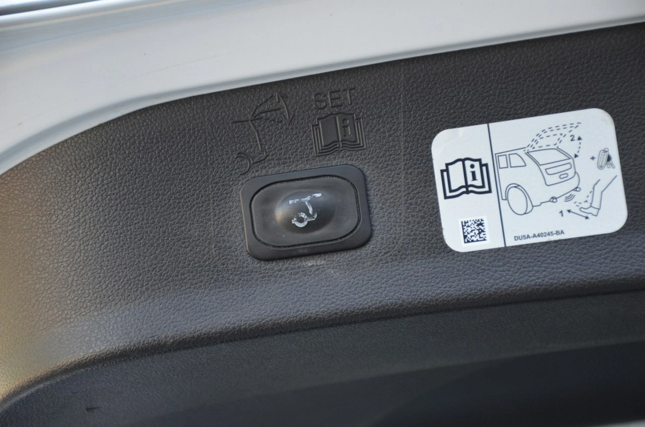 Ford Kuga - Zdjęcie 18