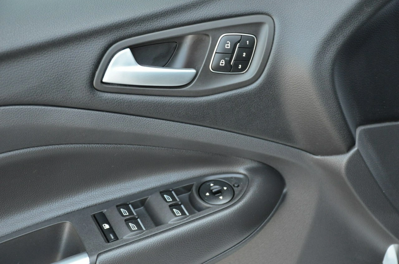 Ford Kuga - Zdjęcie 20