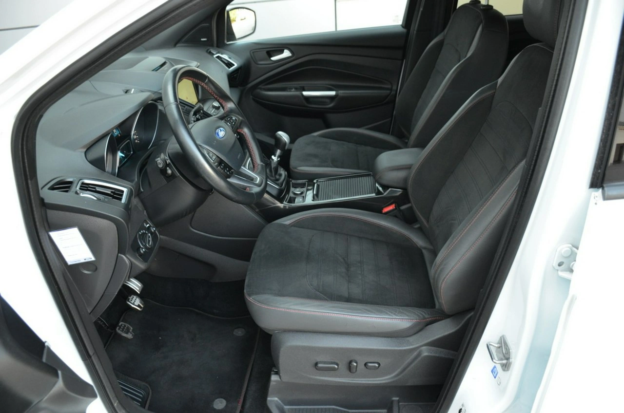 Ford Kuga - Zdjęcie 22