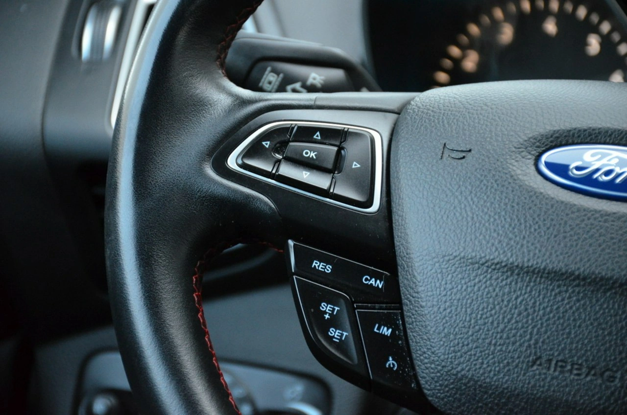 Ford Kuga - Zdjęcie 30