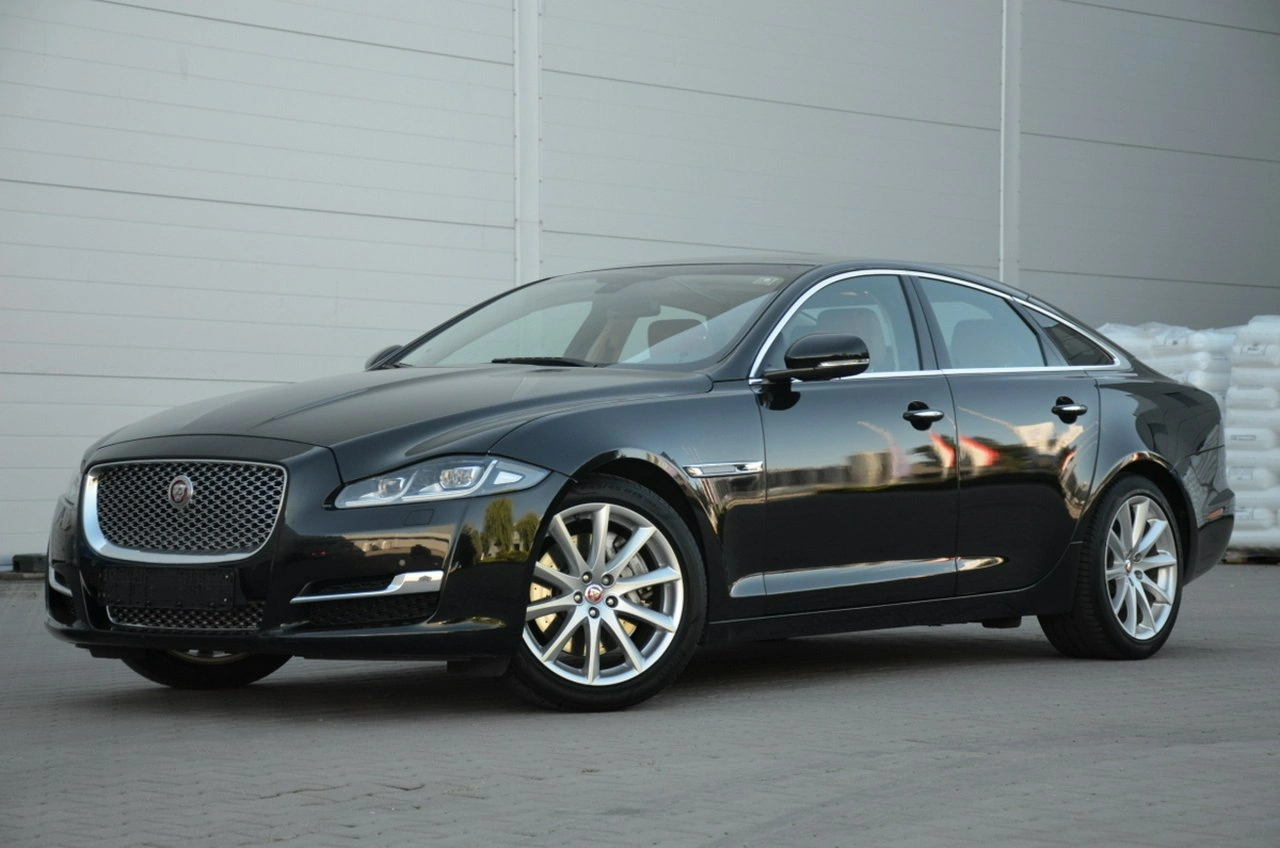 Jaguar XJ - Zdjęcie 9