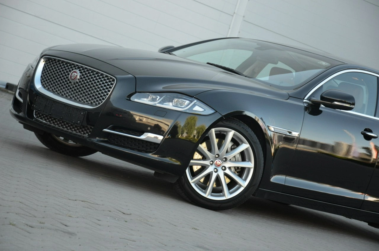 Jaguar XJ - Zdjęcie 10