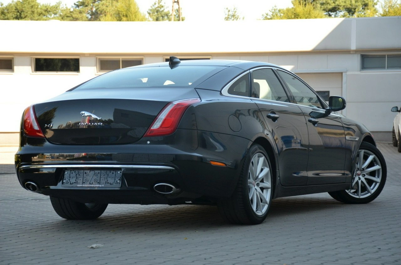 Jaguar XJ - Zdjęcie 12