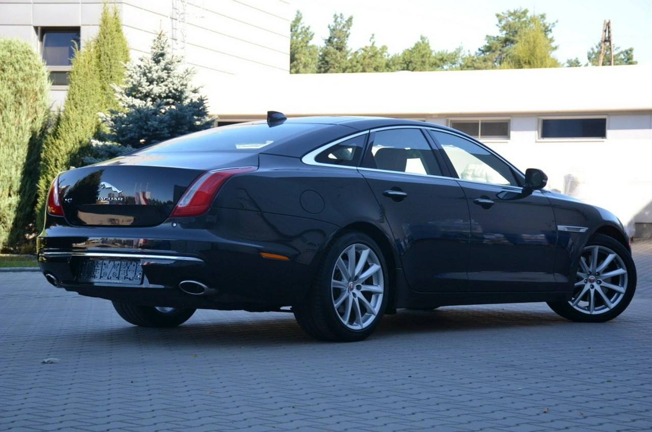 Jaguar XJ - Zdjęcie 13