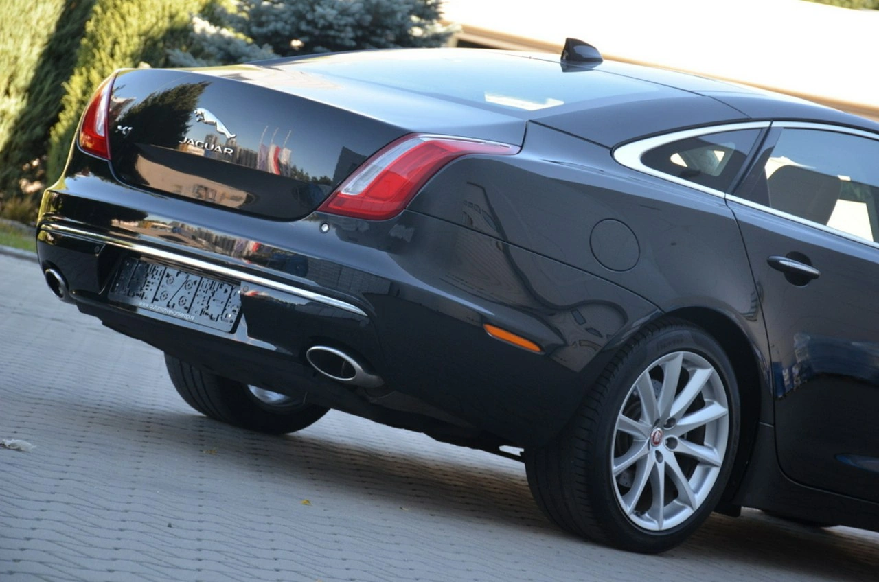 Jaguar XJ - Zdjęcie 14