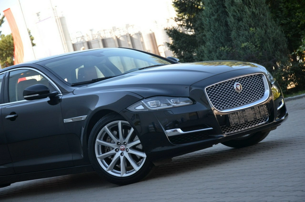 Jaguar XJ - Zdjęcie 21