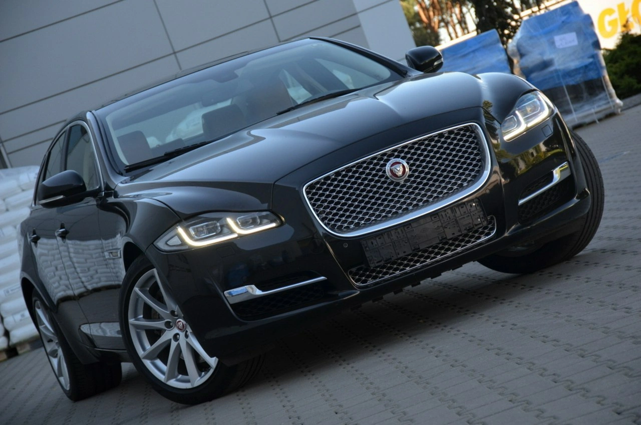 Jaguar XJ - Zdjęcie 22