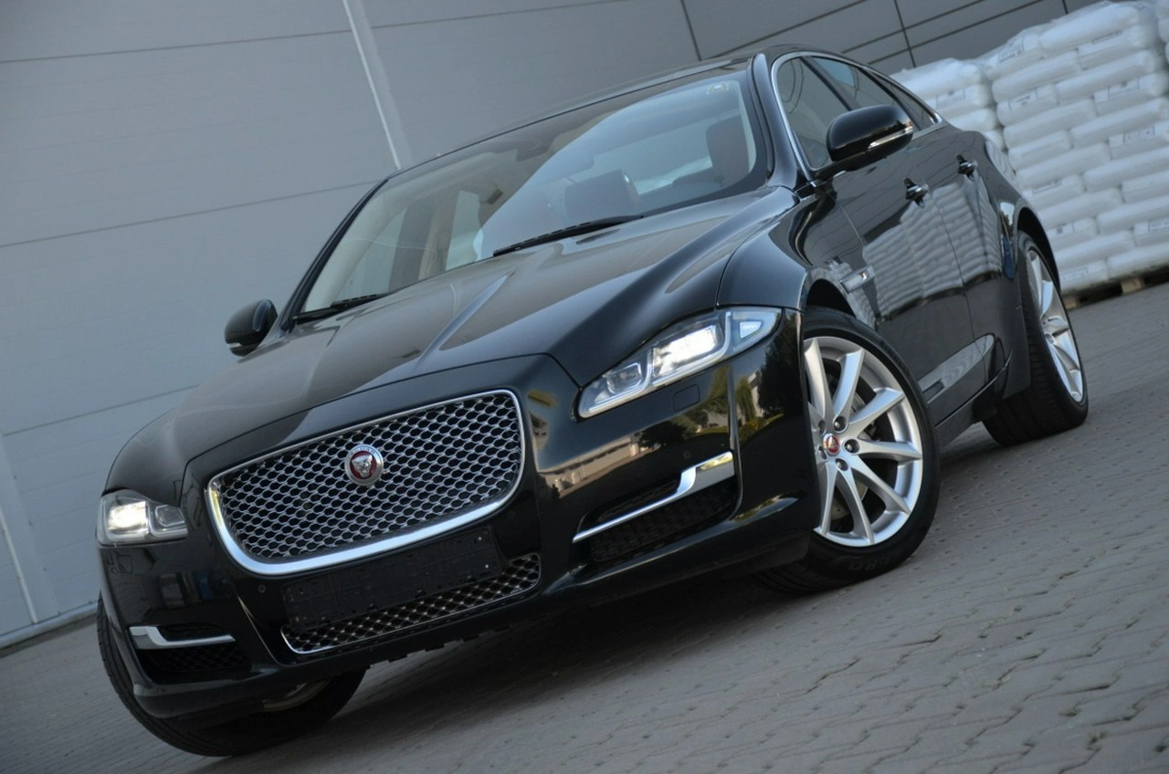 Jaguar XJ - Zdjęcie 24