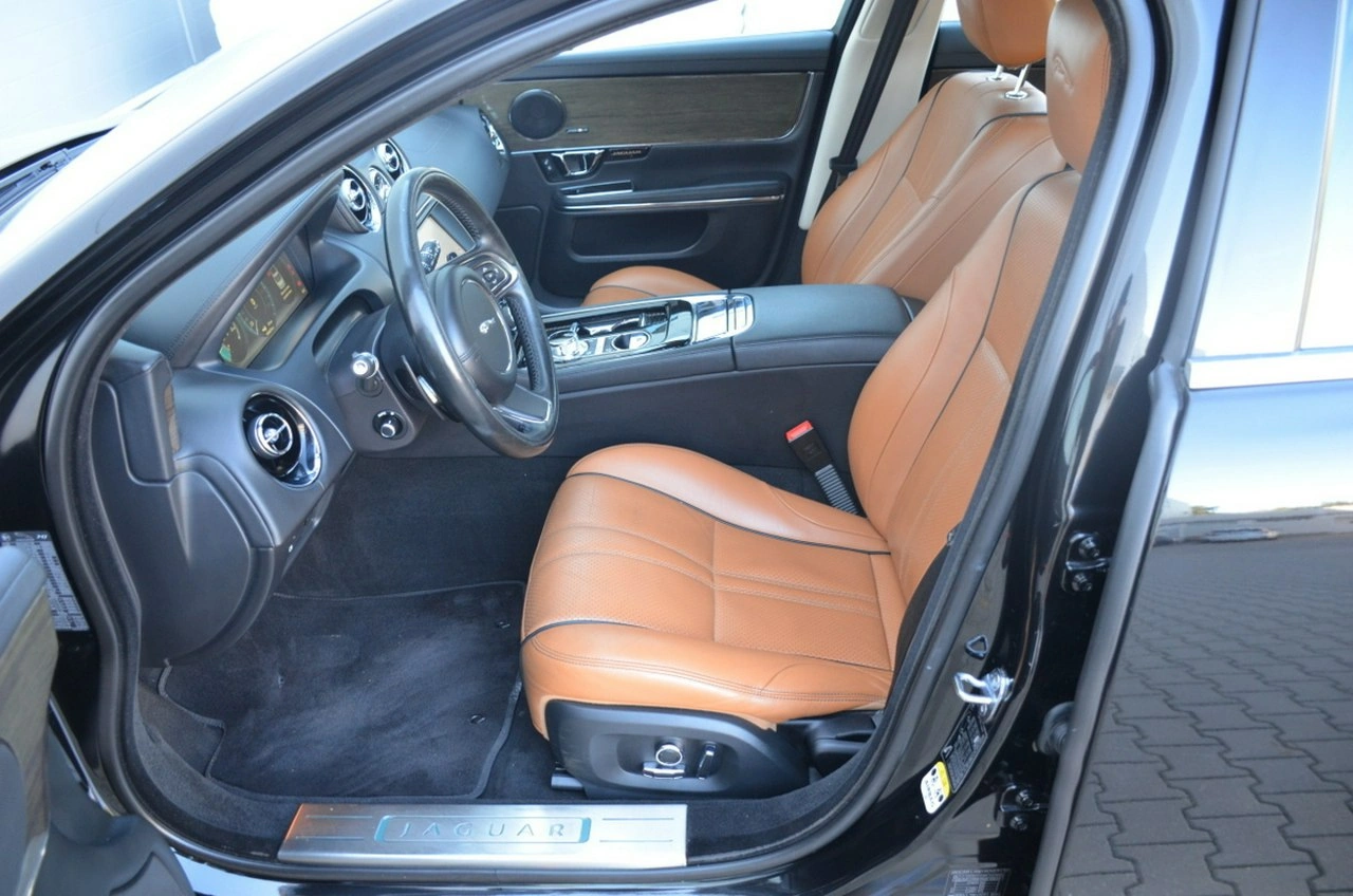 Jaguar XJ - Zdjęcie 27