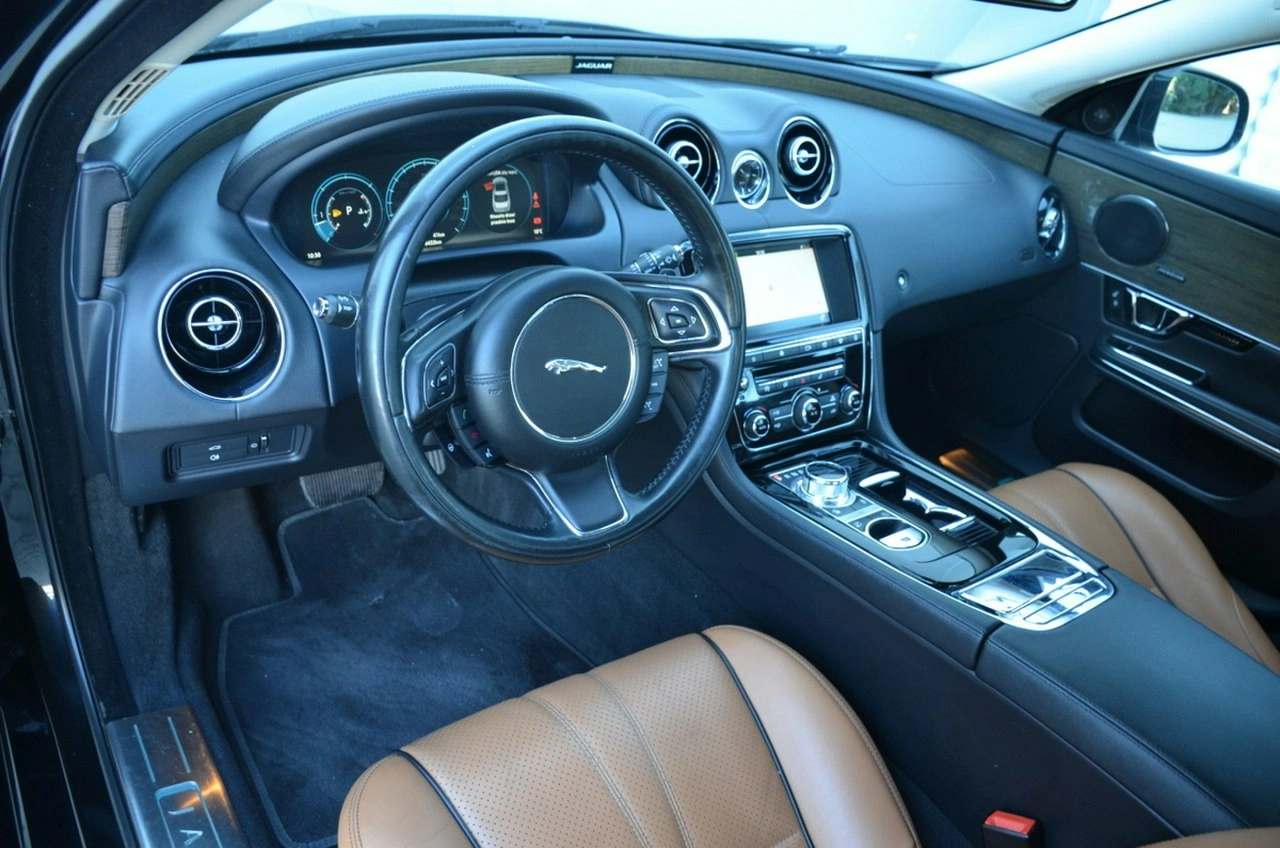 Jaguar XJ - Zdjęcie 30