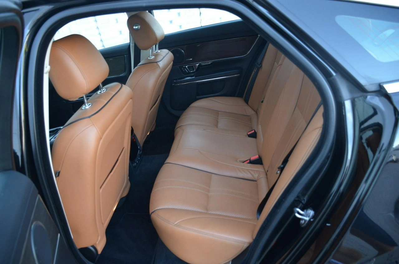 Jaguar XJ - Zdjęcie 34