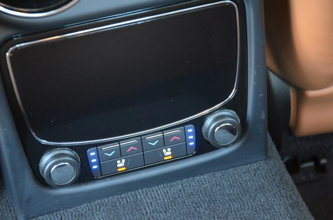 Jaguar XJ - Zdjęcie 35