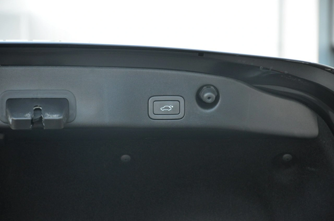 Jaguar XJ - Zdjęcie 2