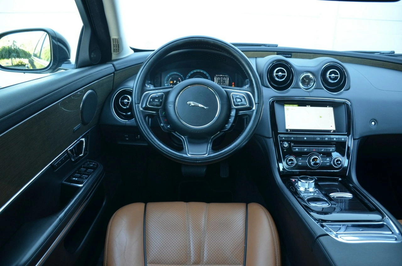 Jaguar XJ - Zdjęcie 39