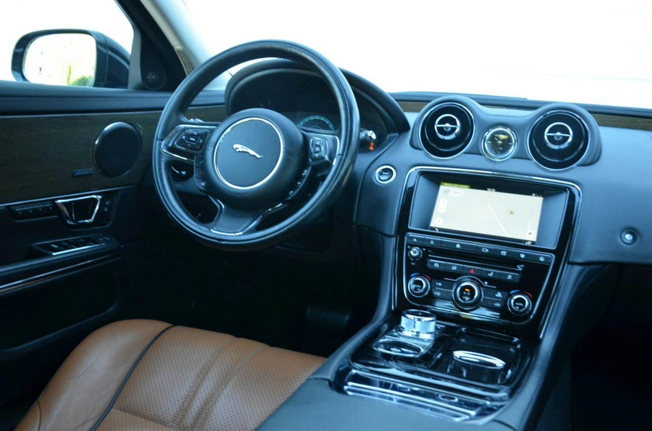 Jaguar XJ - Zdjęcie 41