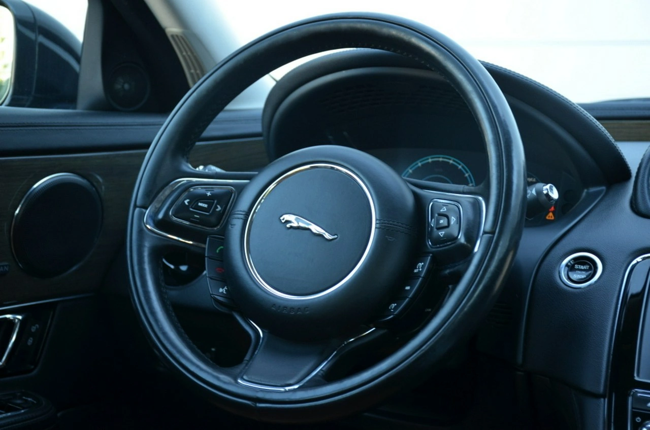 Jaguar XJ - Zdjęcie 42