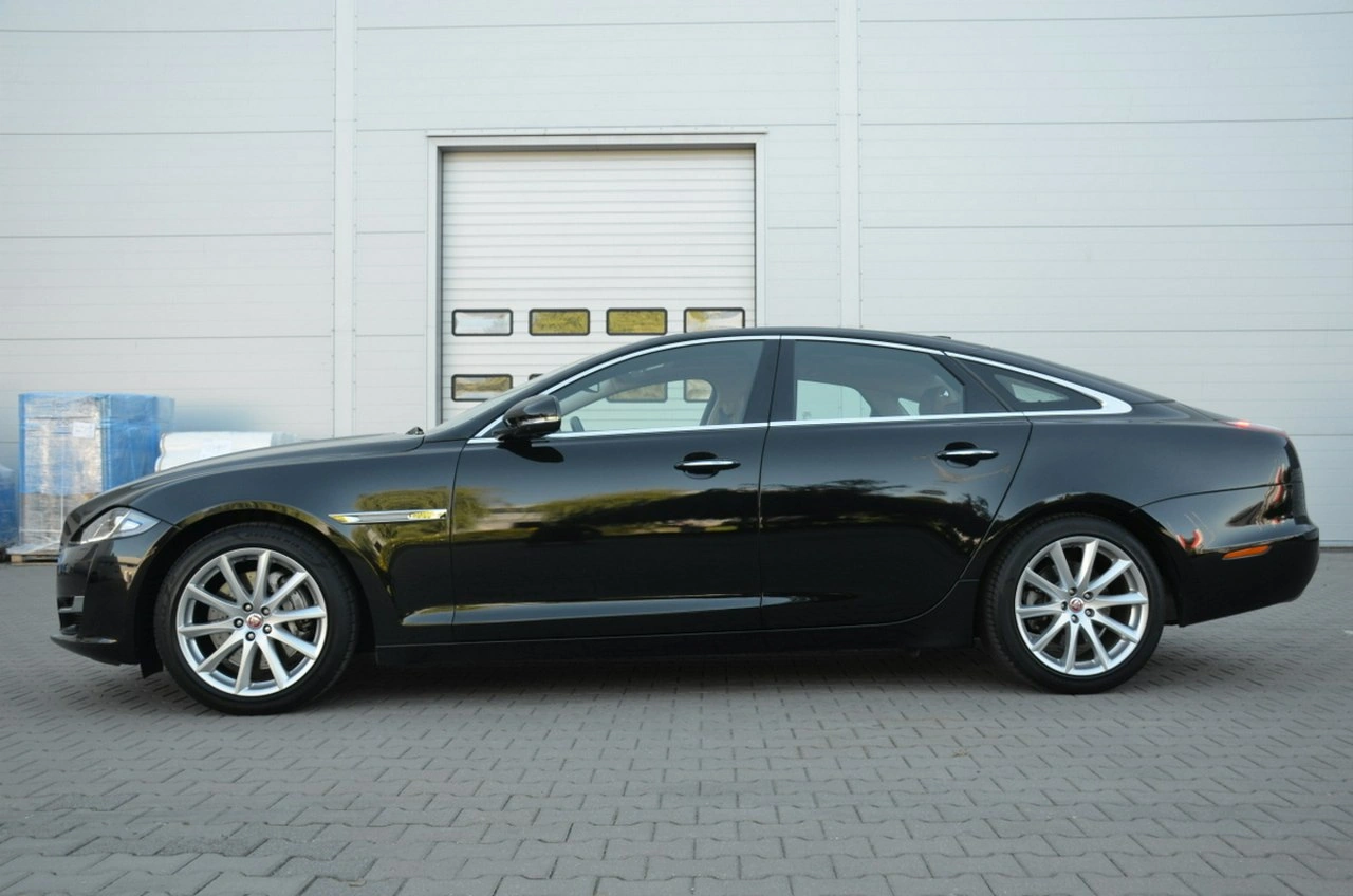 Jaguar XJ - Zdjęcie 3