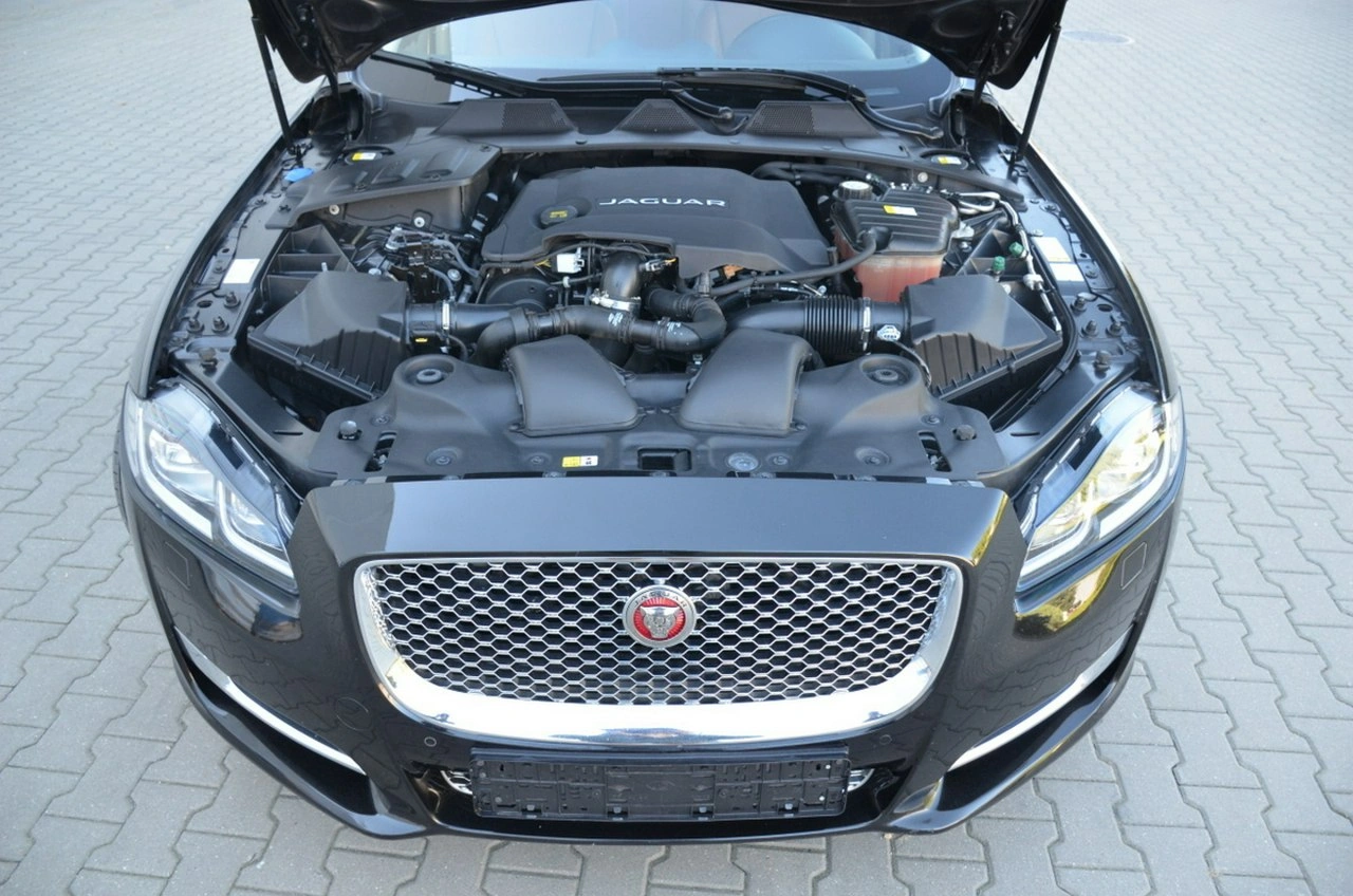 Jaguar XJ - Zdjęcie 6