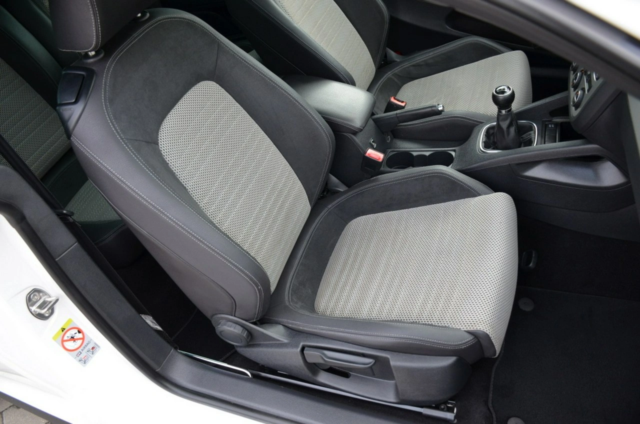 Volkswagen Scirocco - Zdjęcie 25