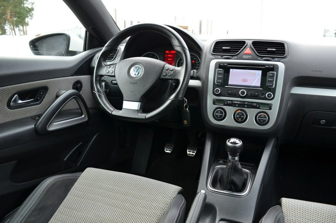 Volkswagen Scirocco - Zdjęcie 27