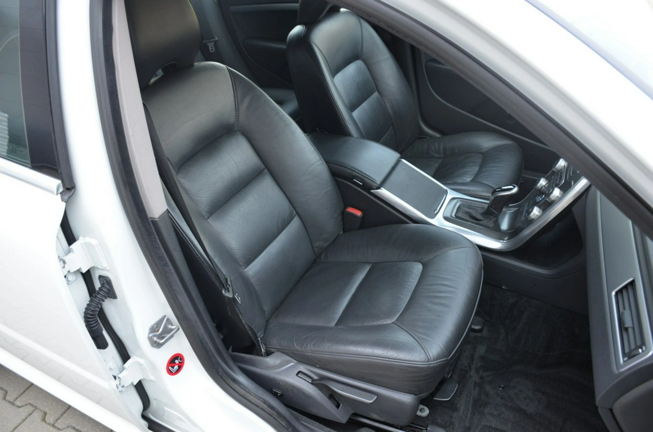 Volvo V70 - Zdjęcie 28