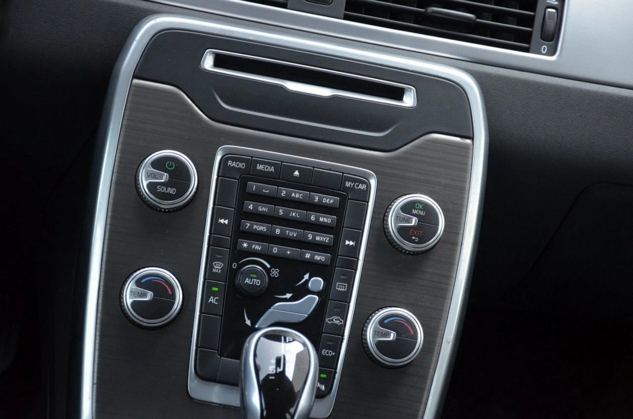 Volvo V70 - Zdjęcie 34