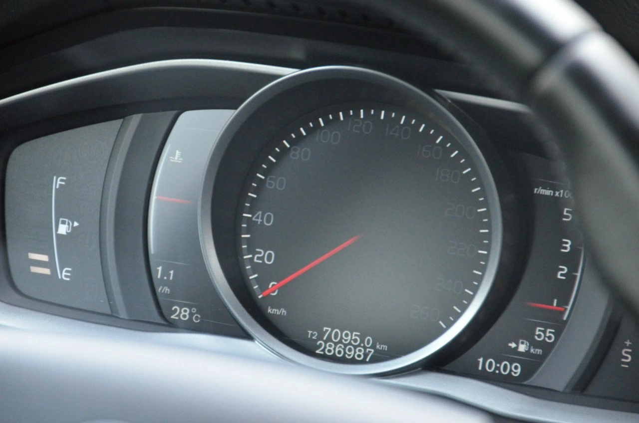 Volvo V70 - Zdjęcie 36