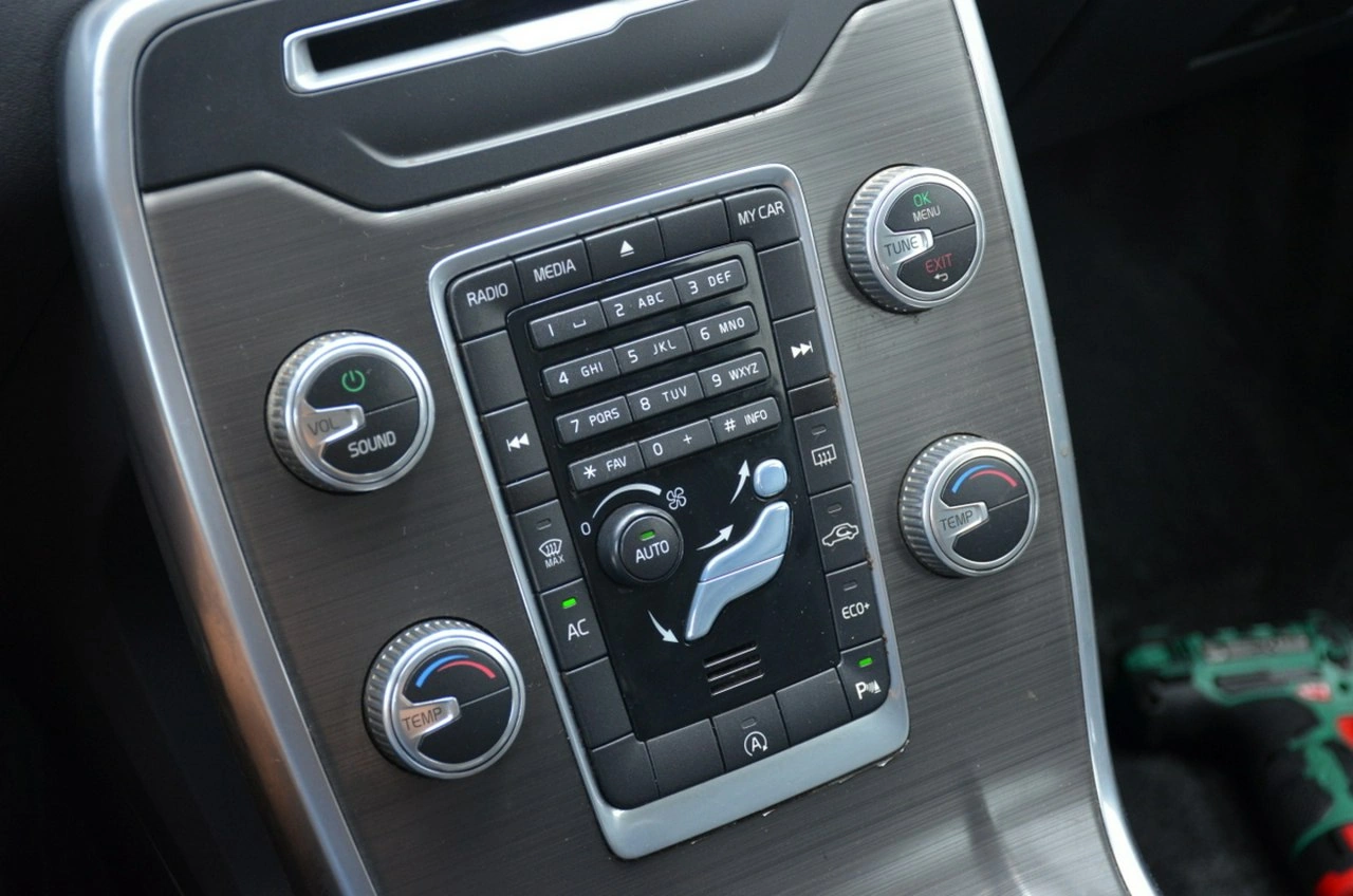 Volvo V70 - Zdjęcie 37