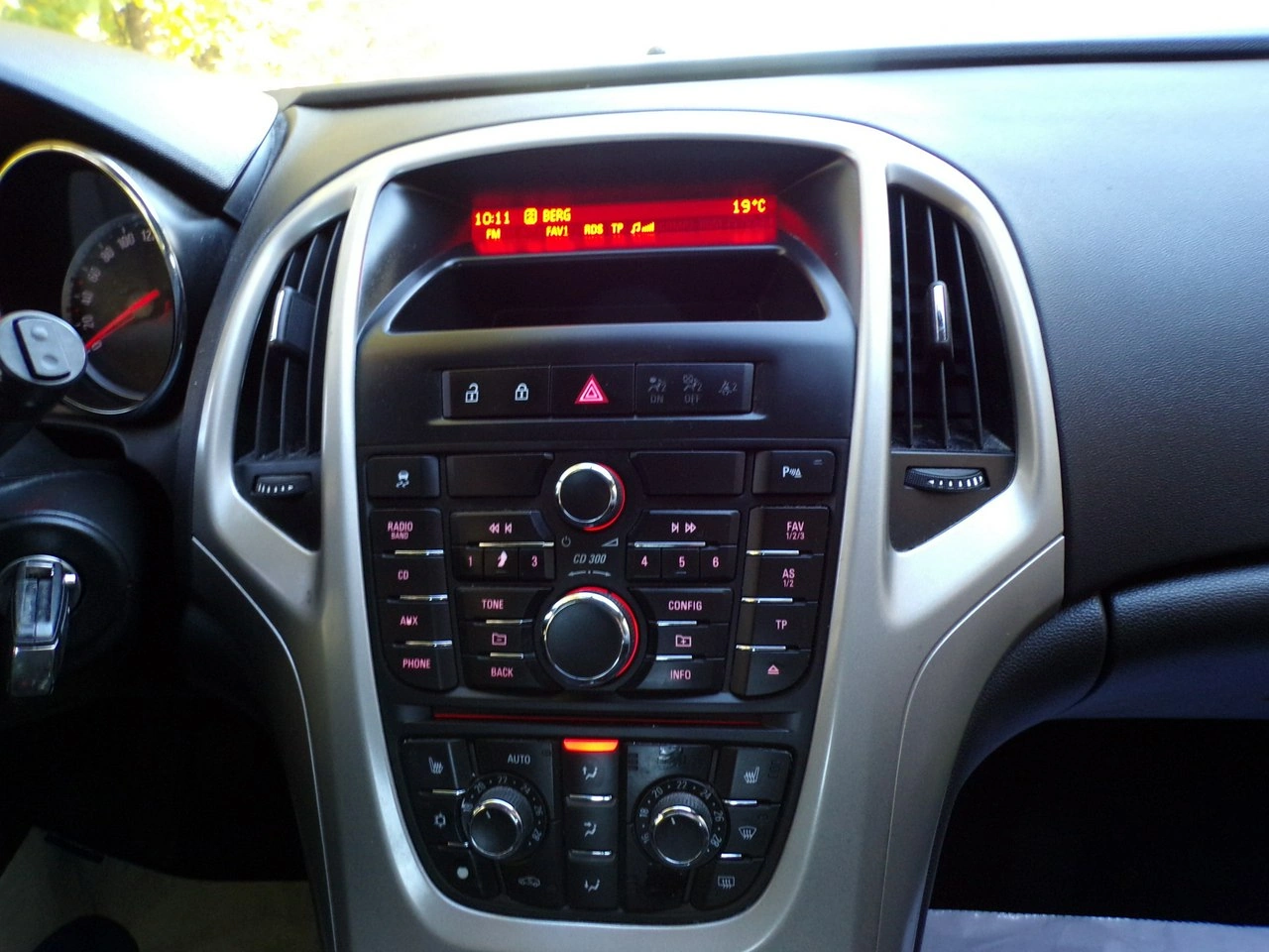 Opel Astra - Zdjęcie 21