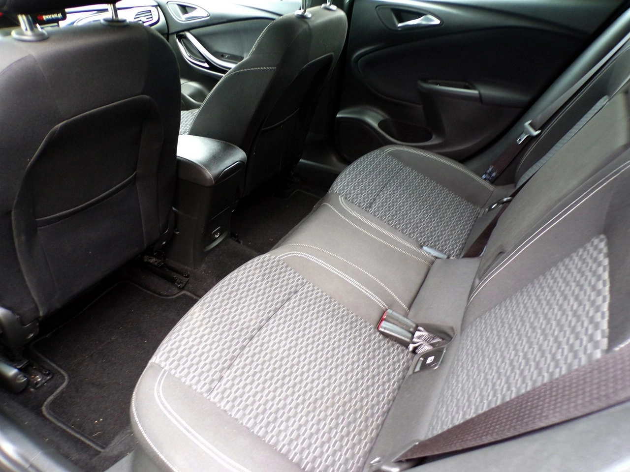 Opel Astra - Zdjęcie 25