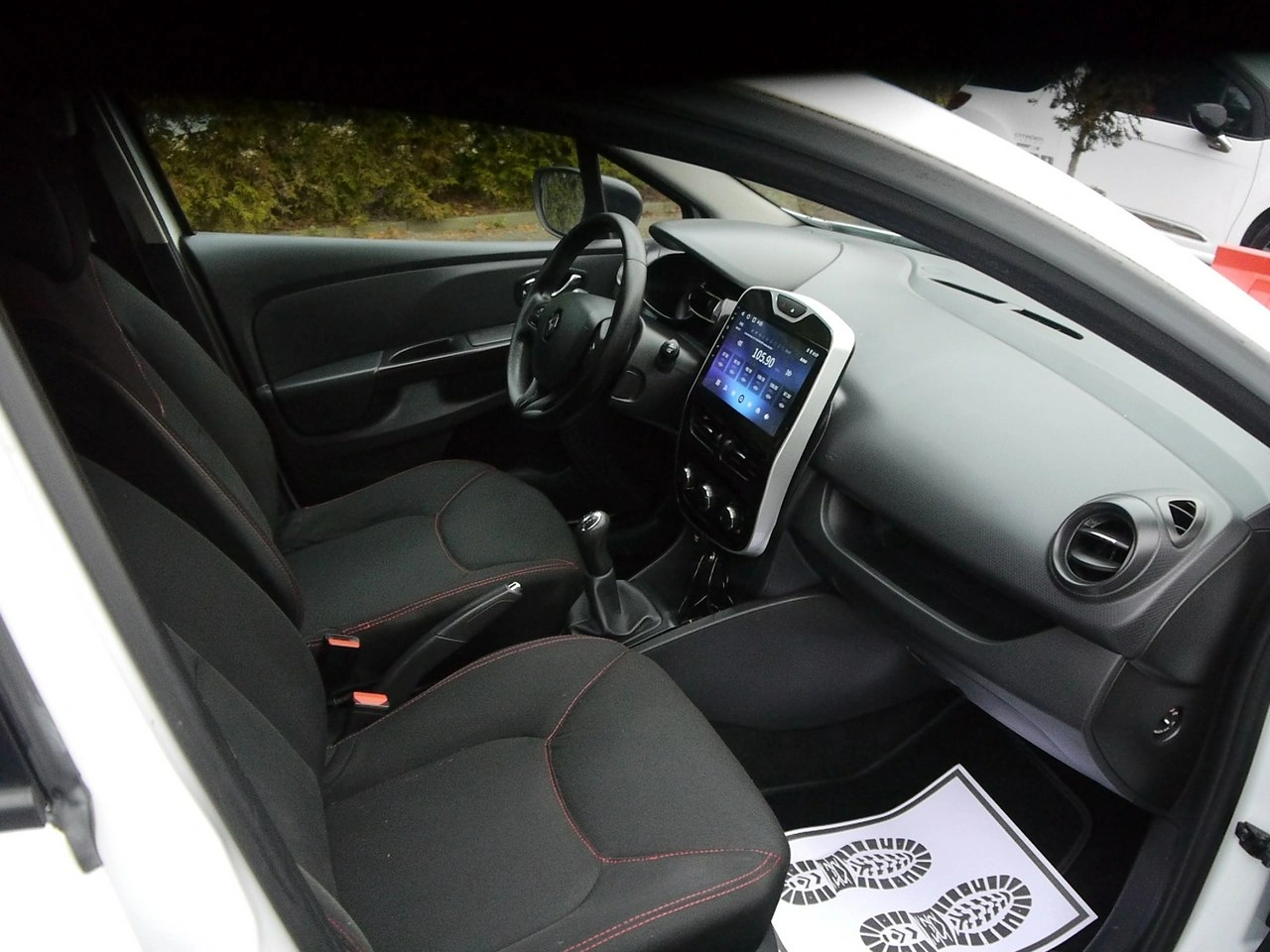 Renault Clio - Zdjęcie 23