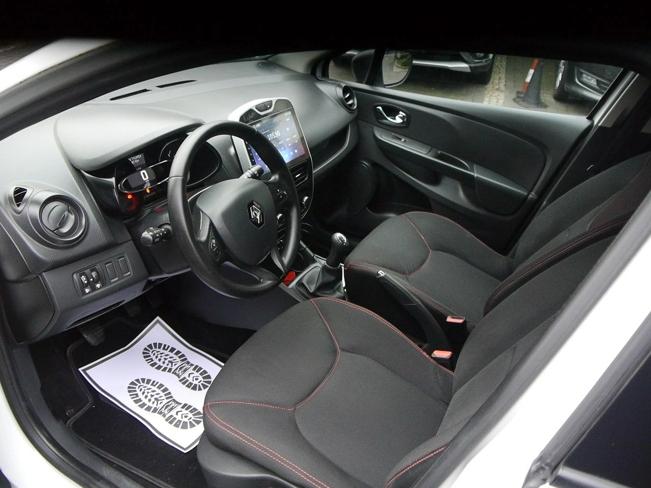 Renault Clio - Zdjęcie 24