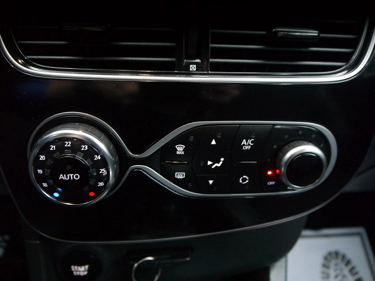 Renault Clio - Zdjęcie 22