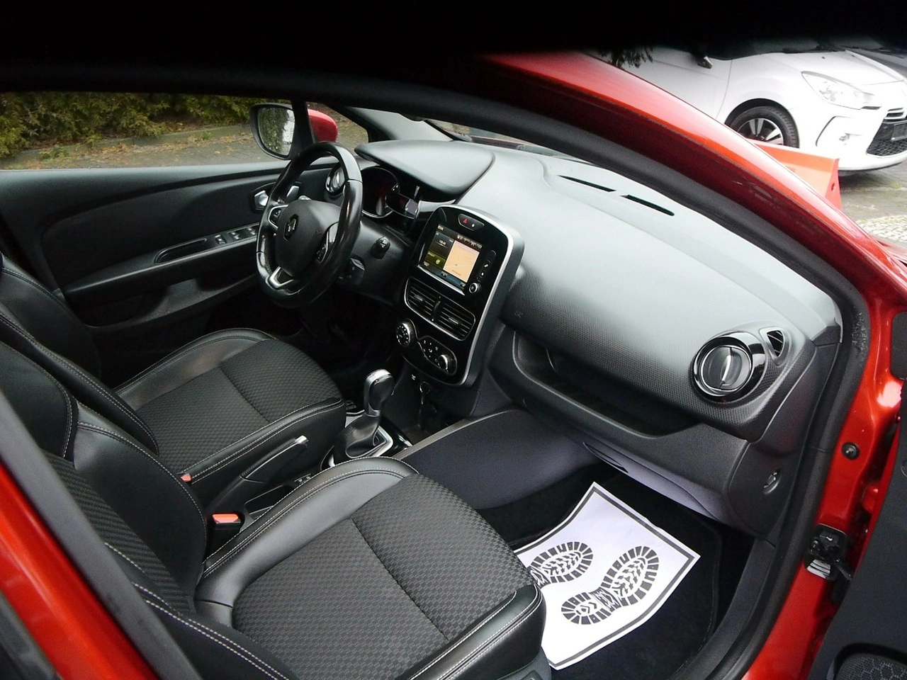 Renault Clio - Zdjęcie 24