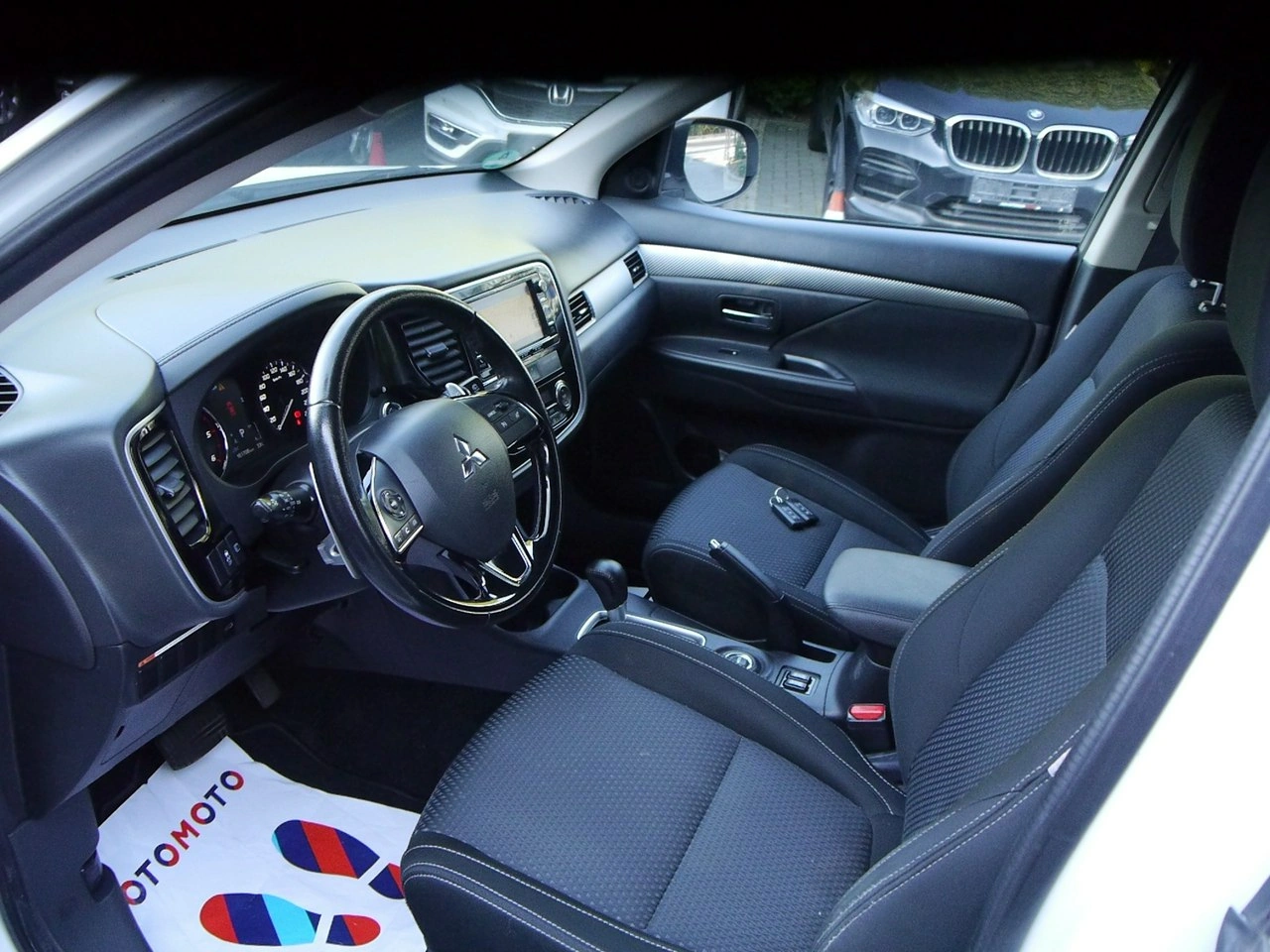 Mitsubishi Outlander - Zdjęcie 28