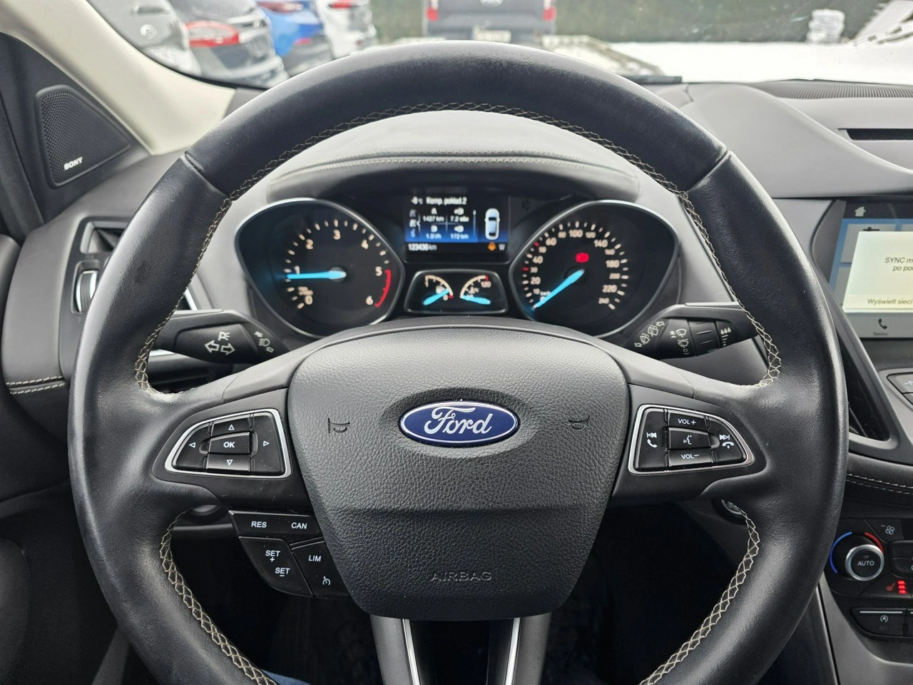 Ford Kuga - Zdjęcie 11