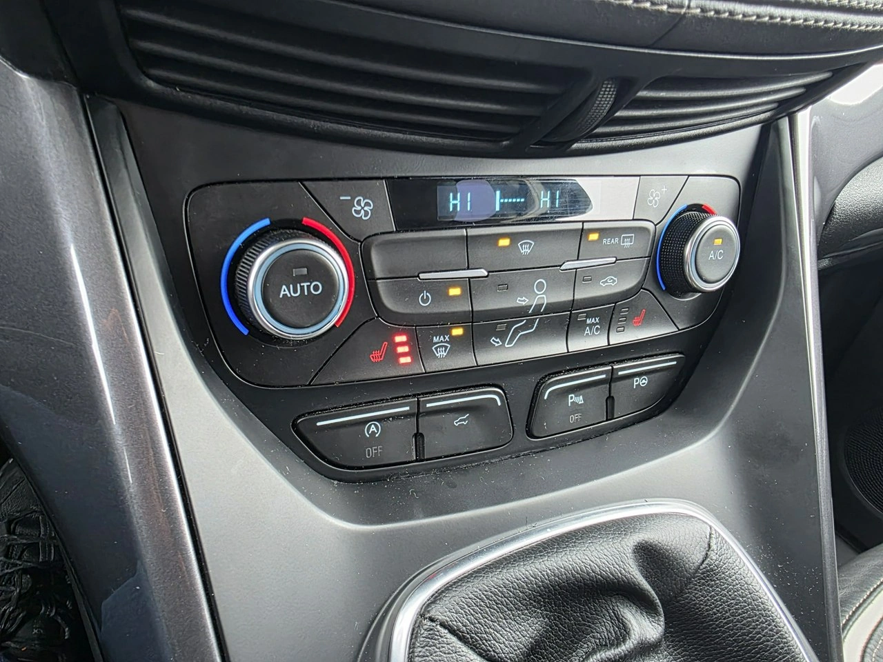 Ford Kuga - Zdjęcie 14